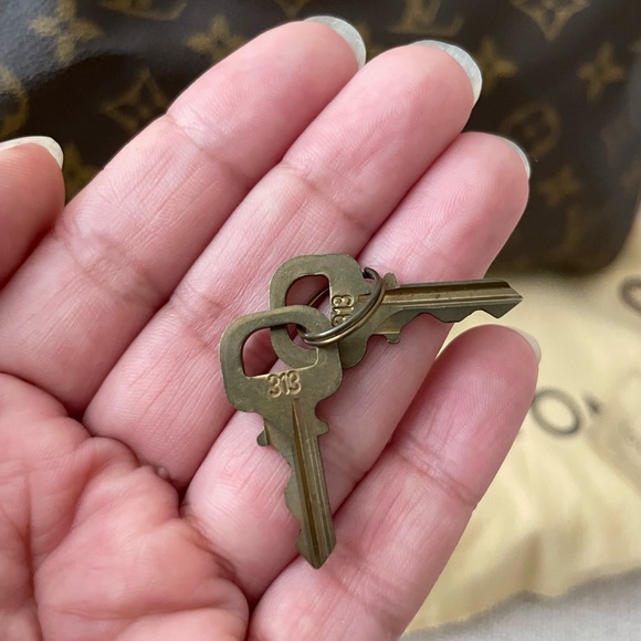 Louis Vuitton Monogram Speedy 30 - Picture 9 of 14